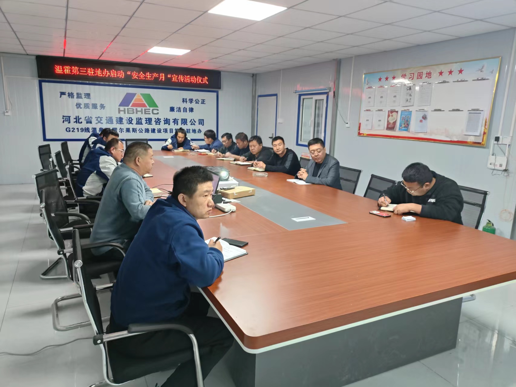 1717208944570016.jpg bf675d8a9c0c76d102fadfd70cf600a.jpg