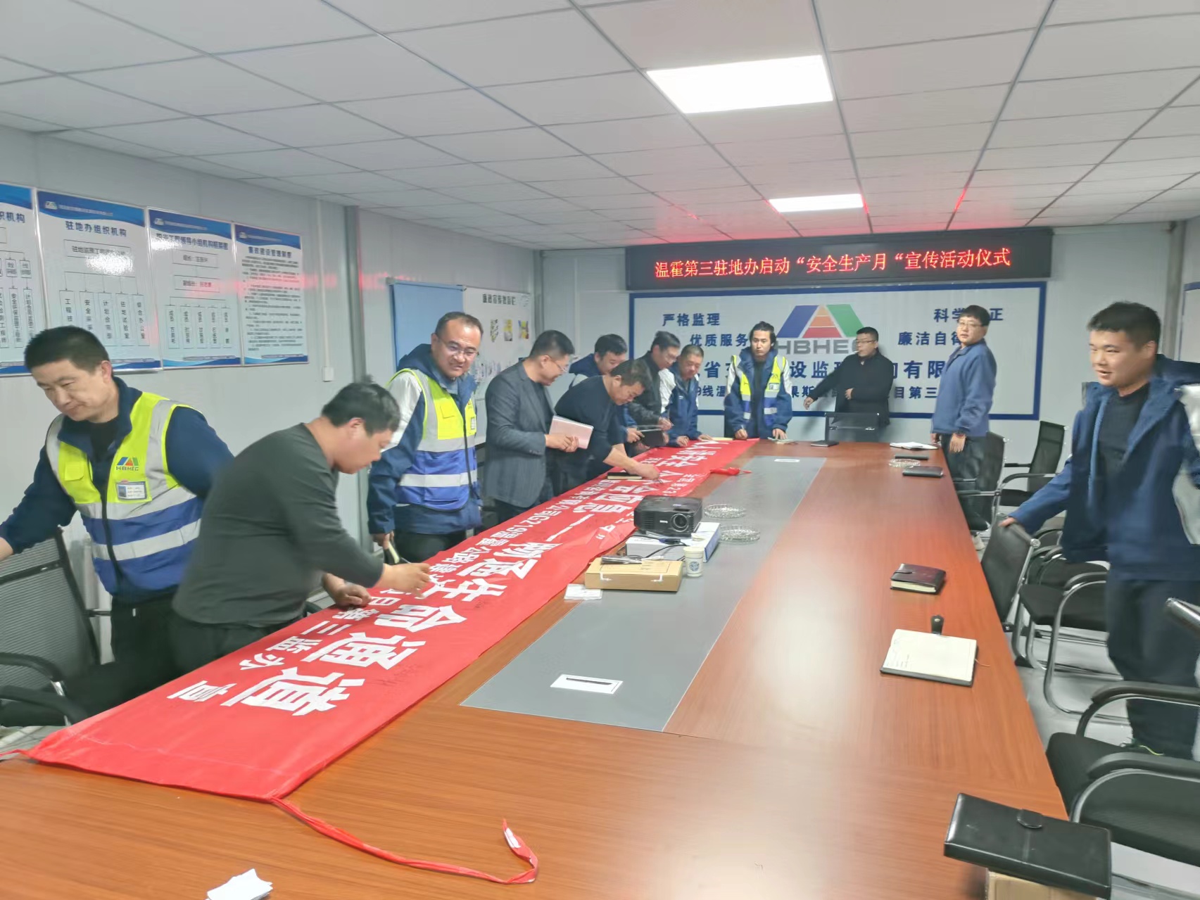 1718624586485103.jpg 7cf562e37aec1937f2cef6904e20b41.jpg